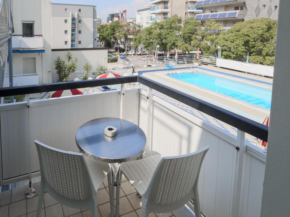 Hotel Blue Marine Lignano Sabbiadoro Buitenkant foto