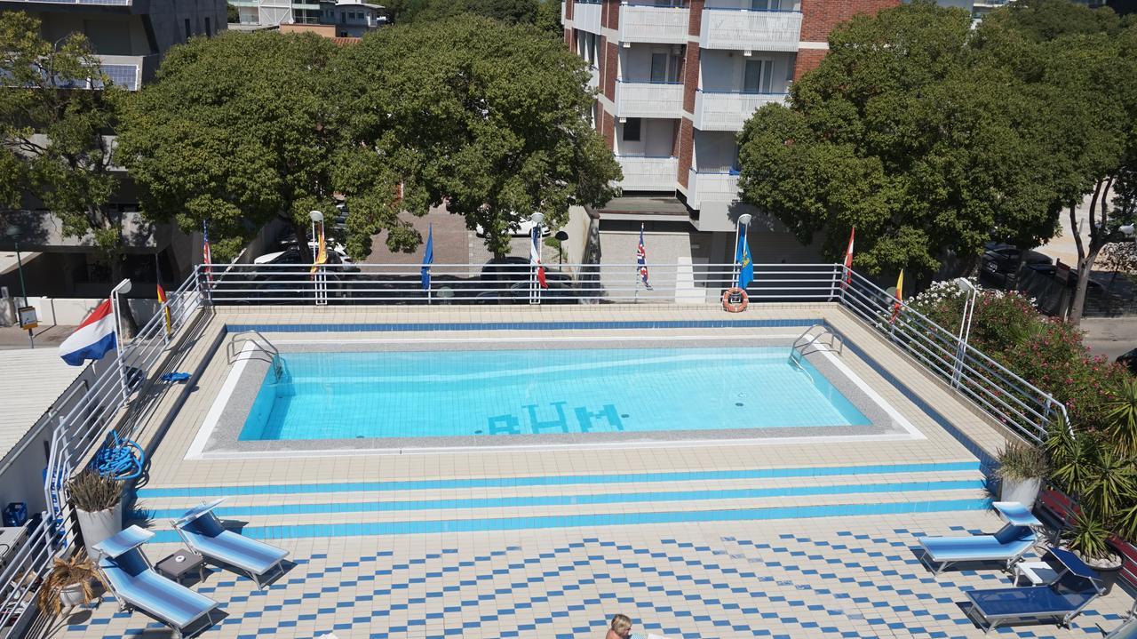 Hotel Blue Marine Lignano Sabbiadoro Buitenkant foto
